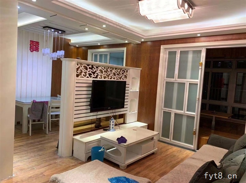 精装修,家电齐全水榭花都3室2厅1卫1500元/月